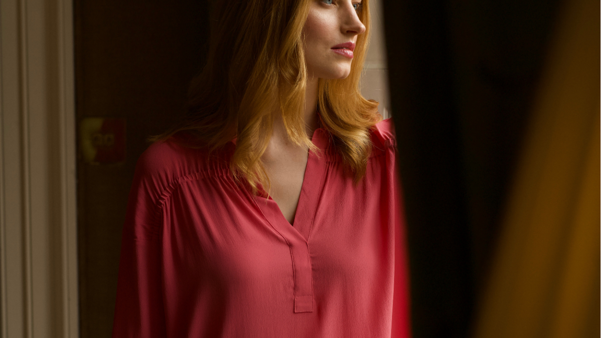 WOMEN'S BLOUSES
