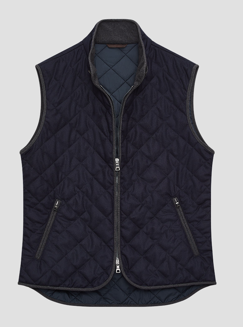 Vitale Barberis diamond quilted cloth with a lightweight breathable thermal wadding.